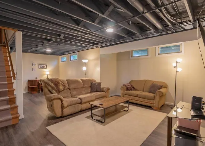 Family Home W/ 2 King, 2 Queen Beds + Game Room