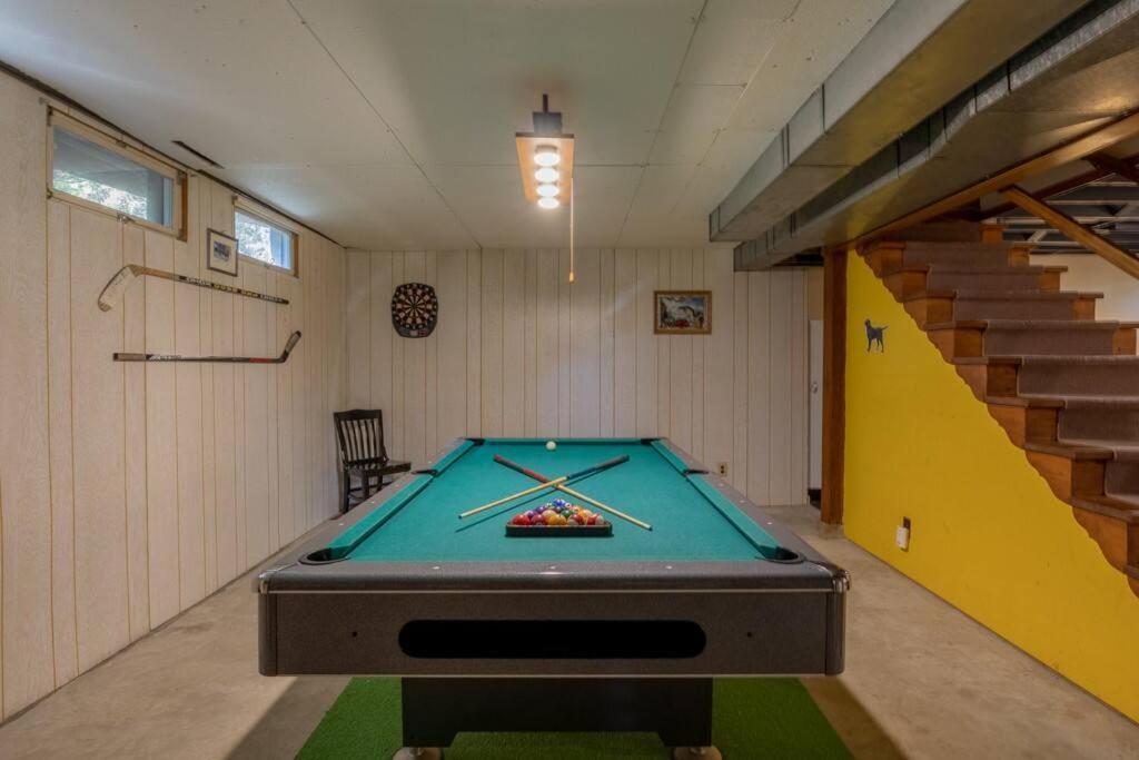 Holiday home Family W/ 2 King, 2 Queen Beds + Game *