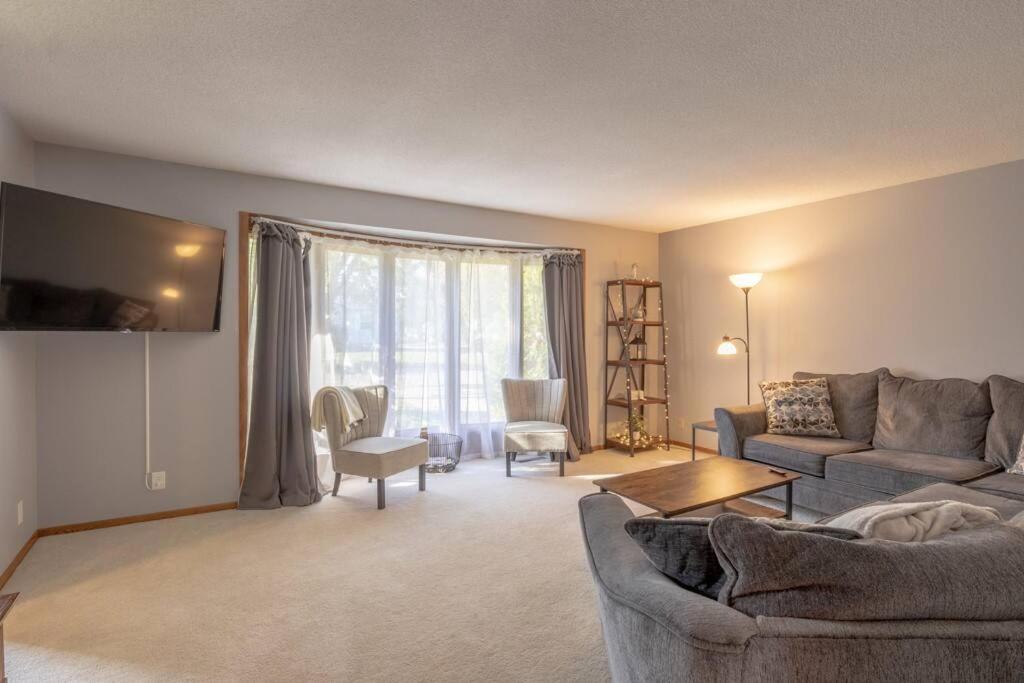 Family W/ 2 King, 2 Queen Beds + Game Holiday home Bemidji