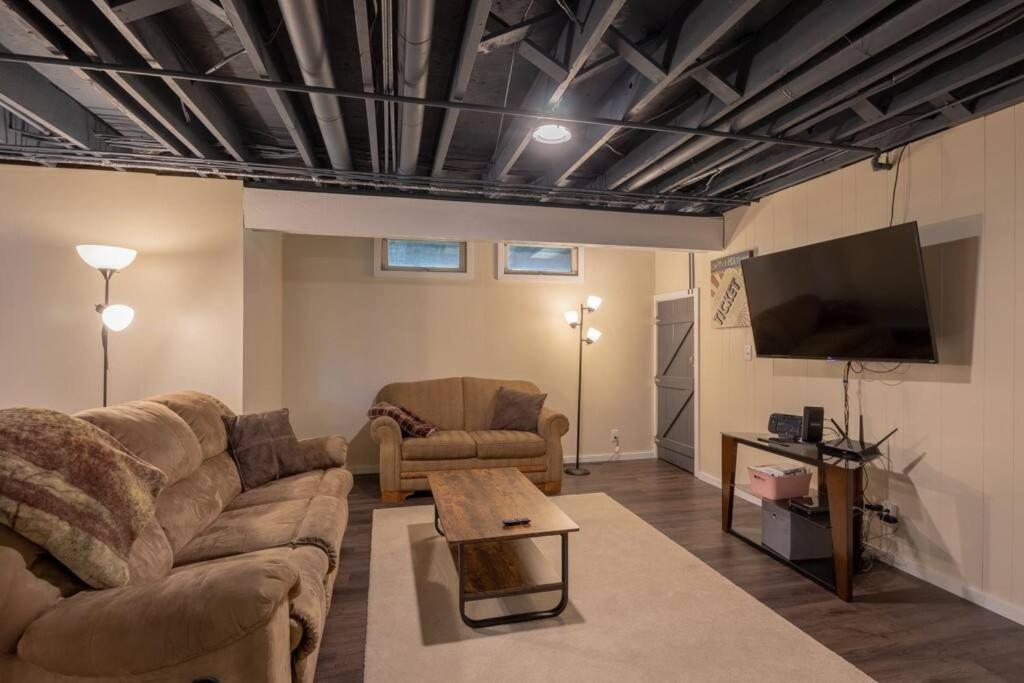 Family W/ 2 King, 2 Queen Beds + Game Holiday home Bemidji
